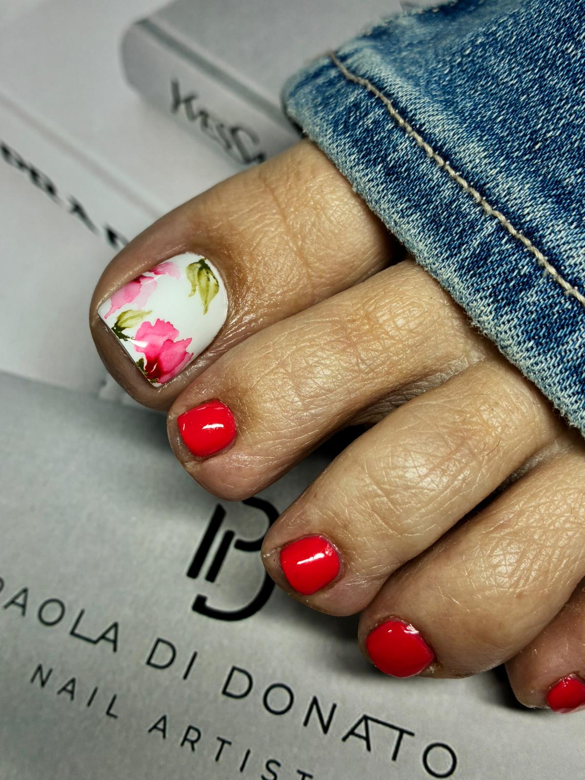 ESTETICA DE PIES CON ESM. + ARTE EN UNAS