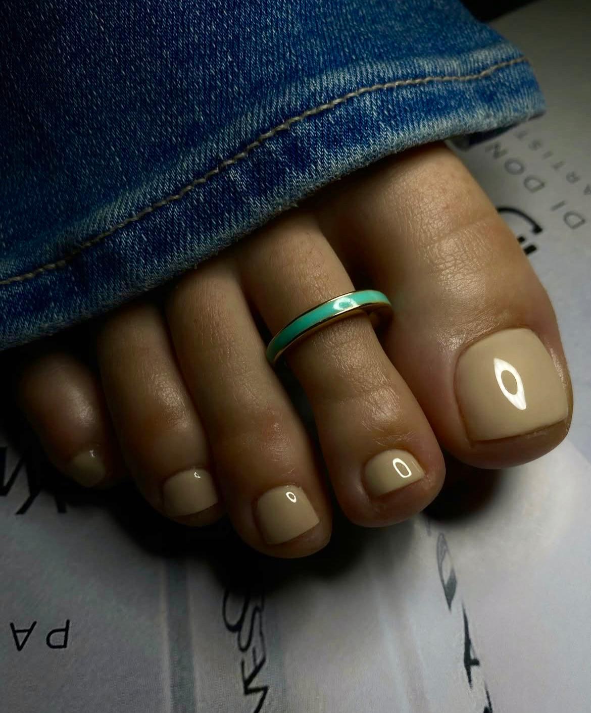 ESTETICA DE PIES CON ESMALTE SEMI